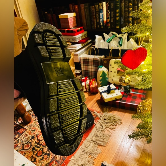 Dr. Martens Airwave Boots *NEW* - Picture 7 of 10